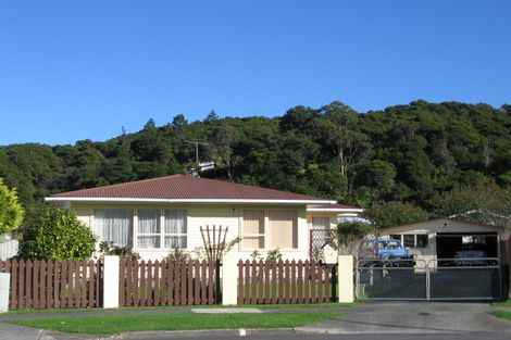 Photo of property in 19 Kumeroa Grove, Wainuiomata, Lower Hutt, 5014