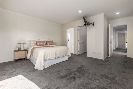 Photo of property in 15a Runanga Grove, Waikanae, 5036