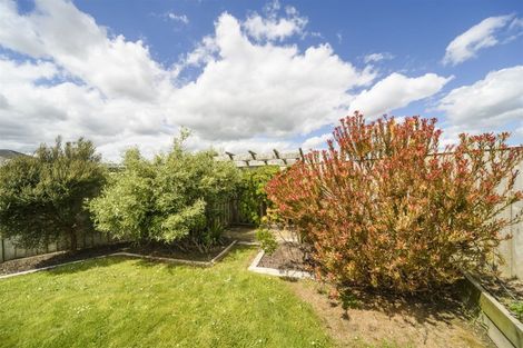 Photo of property in 40 Geneva Terrace, Kelvin Grove, Palmerston North, 4414