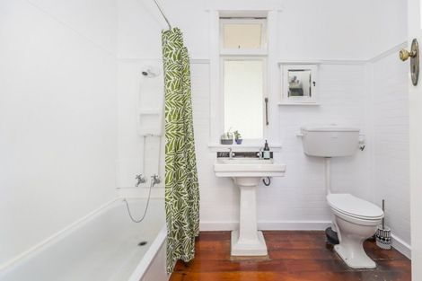 Photo of property in 38 Severn Street, Island Bay, Wellington, 6023