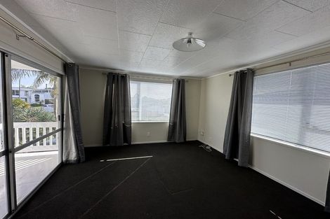 Photo of property in 76 Rosewarne Crescent, Glendene, Auckland, 0602