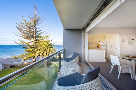 Photo of property in Seaview Apartments, 8/64 Milford Road, Milford, Auckland, 0620