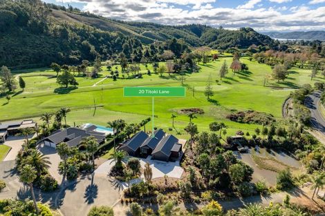 Photo of property in 20 Titoki Lane, Whangamata, 3691
