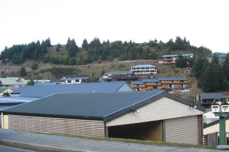 Photo of property in 8a Wye Place, Fernhill, Queenstown, 9300