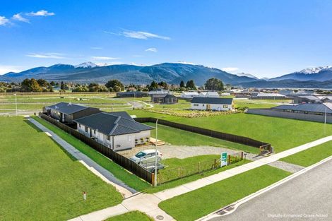 Photo of property in 102 Tukare Loop, Te Anau, 9600