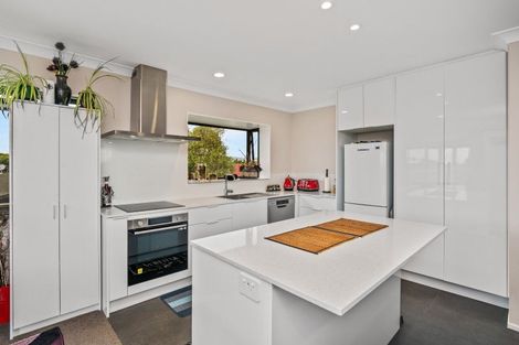 Photo of property in 3 Karepe Lane, Kumeu, 0810
