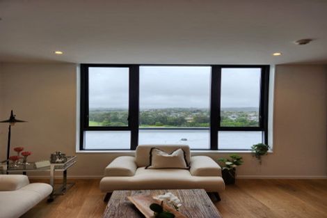 Photo of property in 1 Buscomb Avenue, Henderson, Auckland, 0610