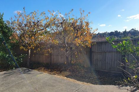 Photo of property in 27 Pahi Place, West Harbour, Auckland, 0618