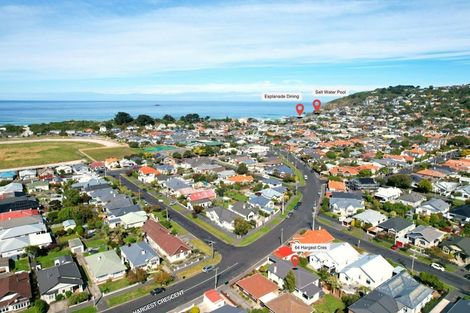 Photo of property in 64 Hargest Crescent, Saint Kilda, Dunedin, 9012