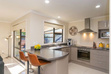 Photo of property in 36 Karina Terrace, Roslyn, Palmerston North, 4414
