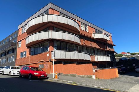 Photo of property in 4 Torrens Terrace, Mount Cook, Wellington, 6011