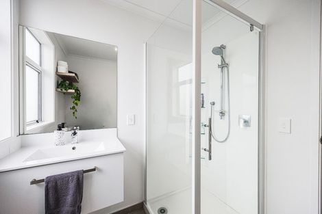 Photo of property in 25 Marine Parade, Hobsonville, Auckland, 0616