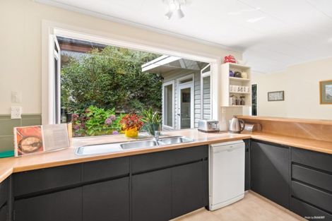 Photo of property in 1 Whitu Street, Khandallah, Wellington, 6035