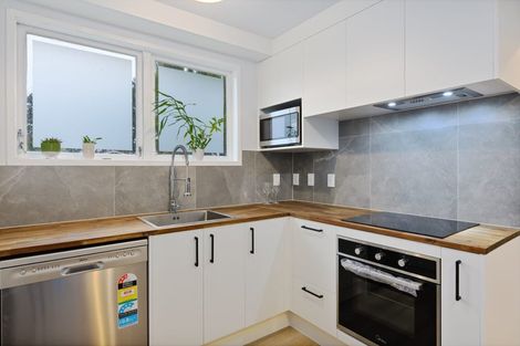 Photo of property in 31 Glenbervie Crescent, Massey, Auckland, 0614