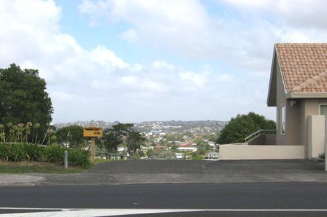 Photo of property in 1/186 East Coast Road, Forrest Hill, Auckland, 0620