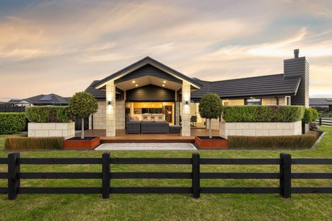 Photo of property in 34 Mike Smith Drive, Cambridge, 3434