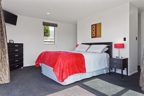 Photo of property in 60 Oakwood Drive, Rangiora, 7400