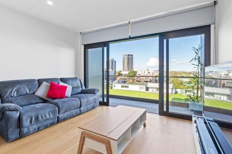Photo of property in Frank Sargeson Apts, 207/74 Anzac Street, Takapuna, Auckland, 0622