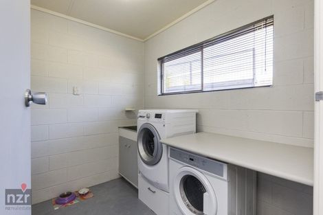 Photo of property in 32 Shelton Place, Feilding, 4702