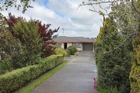 Photo of property in 14 Oaklea Avenue, Marton, 4710