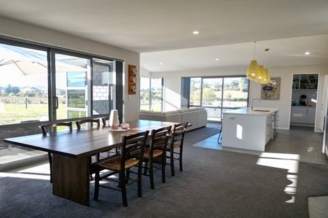 Photo of property in 52 Highlands Drive, Waipawa, 4210