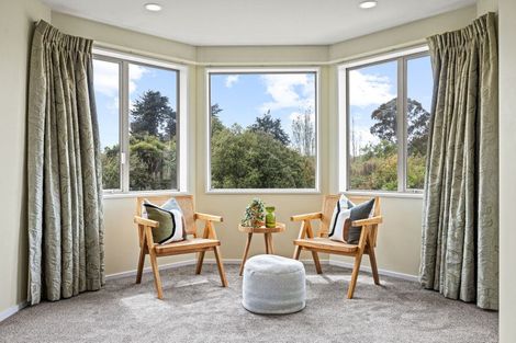 Photo of property in 64 Willowview Drive, Redwood, Christchurch, 8051