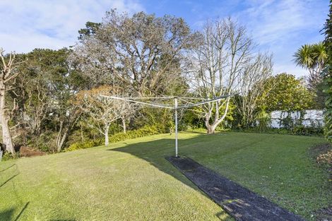 Photo of property in 11 Palmer Avenue, Glen Eden, Auckland, 0602