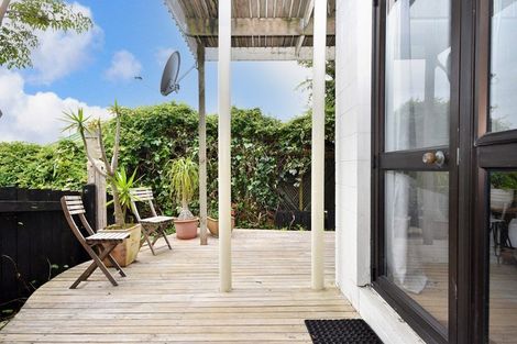 Photo of property in 4a Tower Hill, Stanmore Bay, Whangaparaoa, 0930
