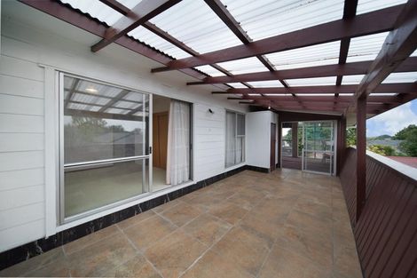 Photo of property in 26 Ewbank Place, Manurewa, Auckland, 2102