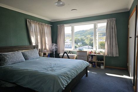 Photo of property in 9 Bell Street, Tawa, Wellington, 5028