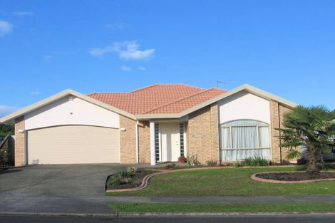 Photo of property in 2/13 Ballycullanie Place, Dannemora, Auckland, 2016
