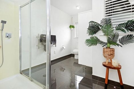 Photo of property in 68 Redwood Avenue, Tawa, Wellington, 5028