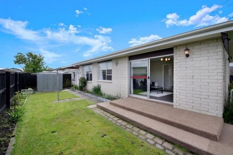 Photo of property in 2/11 Peckham Lane, Woolston, Christchurch, 8062