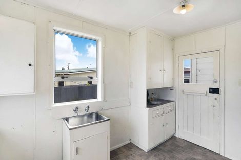 Photo of property in 15 Burton Avenue, Whanganui East, Whanganui, 4500