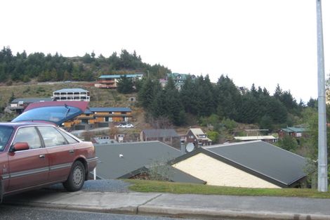 Photo of property in 8 Wye Place, Fernhill, Queenstown, 9300