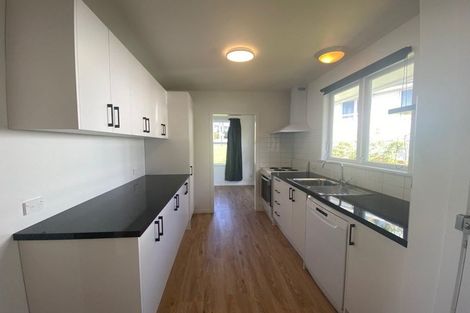 Photo of property in 8 Silver Birch Rise, Henderson, Auckland, 0612