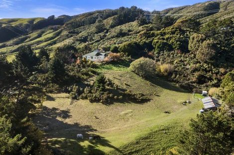 Photo of property in 8 Mount Cecil Road, Moonshine Valley, Porirua, 5381