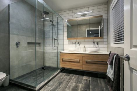 Photo of property in 47 Isobel Road, Greenhithe, Auckland, 0632