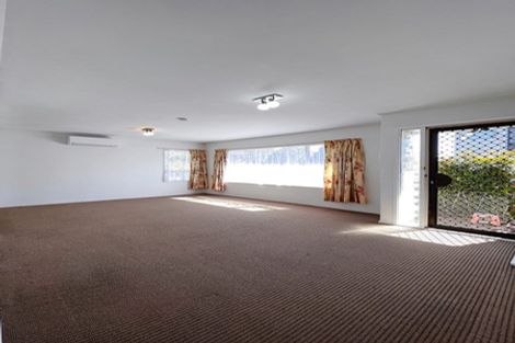 Photo of property in 5 Celeste Place, Totara Vale, Auckland, 0627