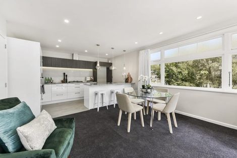 Photo of property in 10f1- Victoria Street, Ebdentown, Upper Hutt, 5018