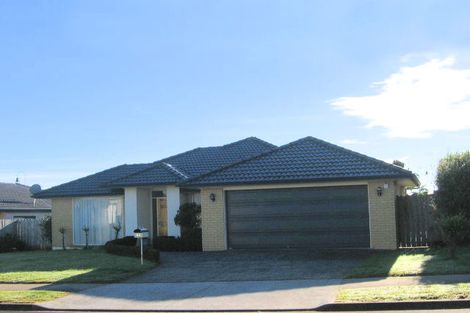 Photo of property in 53 Newbliss Crescent, East Tamaki Heights, Auckland, 2016