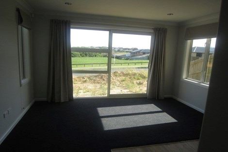 Photo of property in 52 Farnborough Drive, Nawton, Hamilton, 3200