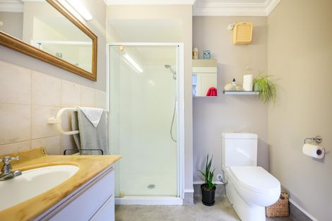 Photo of property in 6 Grange Place, Milson, Palmerston North, 4414