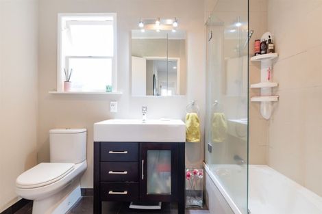 Photo of property in 1/16 Lyttelton Avenue, Forrest Hill, Auckland, 0620