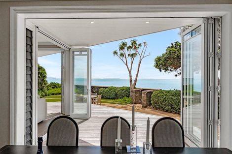 Photo of property in 27 Muritai Road, Milford, Auckland, 0620