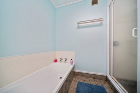 Photo of property in 97 Heta Road, Highlands Park, New Plymouth, 4312