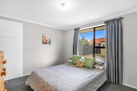 Photo of property in 12 Mchaffies Place, Wainoni, Christchurch, 8061