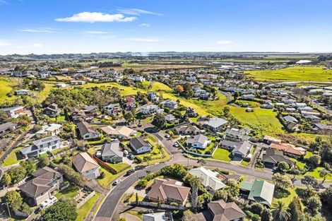 Photo of property in 15 Cabeleigh Drive, Helensville, 0800