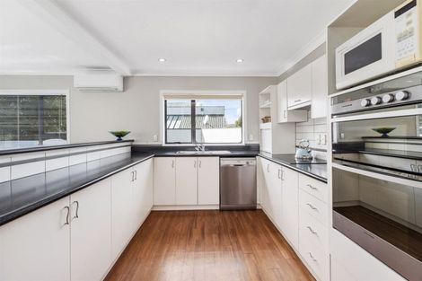 Photo of property in 40 Joseph Banks Drive, Whitby, Porirua, 5024