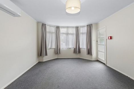 Photo of property in 87 Queens Drive, Lyall Bay, Wellington, 6022